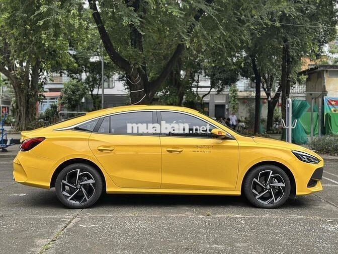 MG MG5 2024 Luxury 6000 km