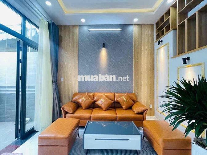 Bán căn nhà xinh gần ngay ngã tư ga có sân oto giá dưới 5 tỷ