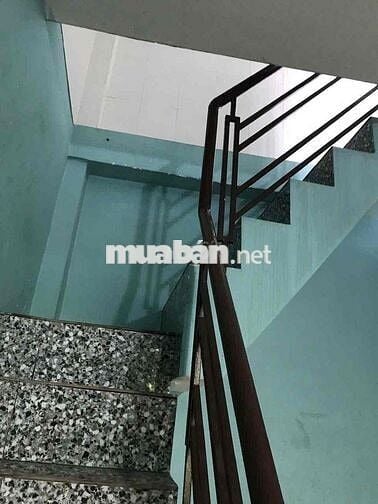 nhà bán 600tr gần ngã 3 Long hậu