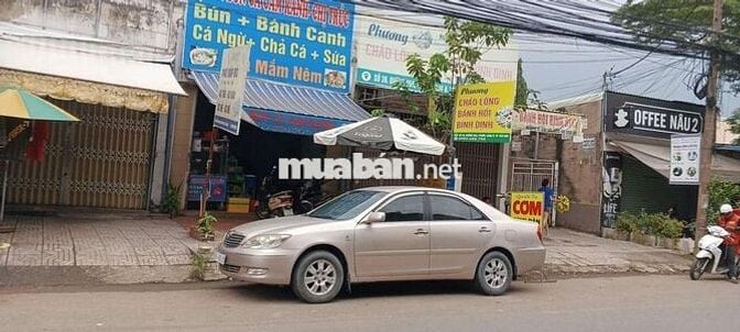 Toyota Camry hồng phấn 240000 km