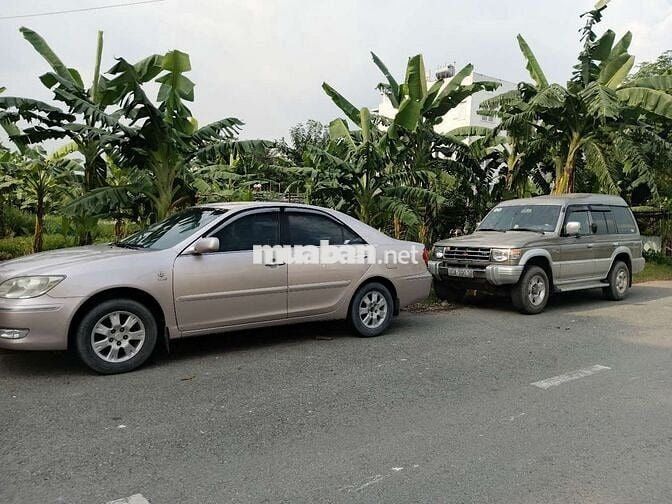 Toyota Camry hồng phấn 240000 km