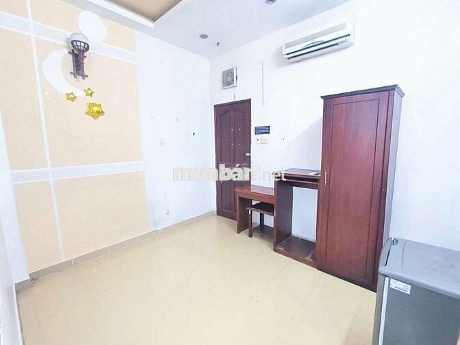 Phòng trọ sinh viên - Cửa sổ - Toilet riêng gần vòng xoay Lê Đại Hành