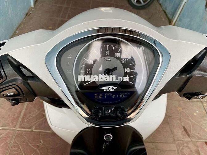 Siêu Lướt 2025 SH MODE CBS Trắng Ngọc Trinh 2000Km