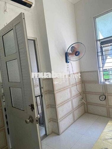 Cho thuê phòng đẹp, có máy lạnh, máy giặt, tủ lạnh, nệm…