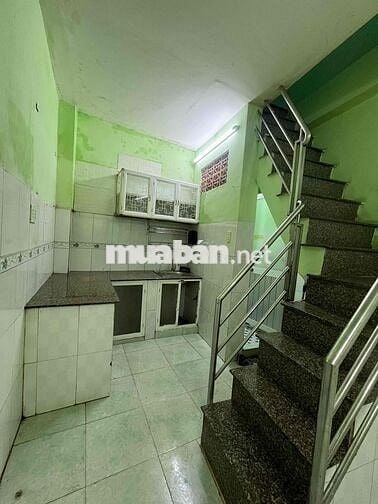 nhà cách đường Trần Phú q5 30m