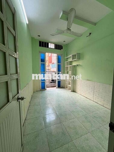 nhà cách đường Trần Phú q5 30m