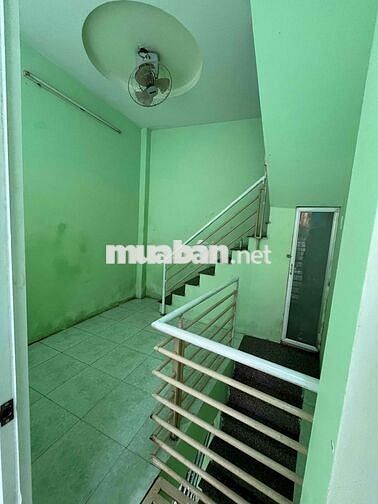 nhà cách đường Trần Phú q5 30m