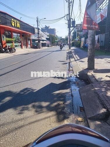 Đất mặt tiền bán thấp hơn ngân hàng định giá 34%