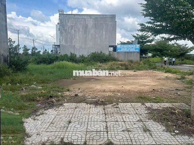 Bán gấp lô đất 90m2 giá 1 tỷ 3 đường Nguyễn Thị Lắng, Củ Chi