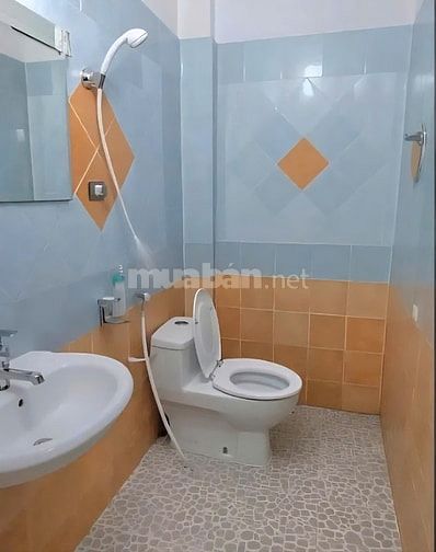 Cho thuê nhà mặt tiền đường Điện Biên Phủ, Phường 11, Quận 10