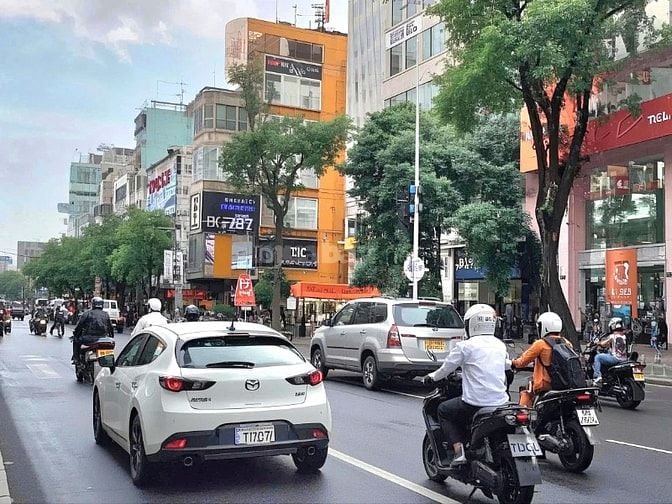 Cho thuê nhà mặt tiền đường Điện Biên Phủ, Phường 11, Quận 10