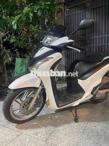 SH 125 đã lên full áo Ý