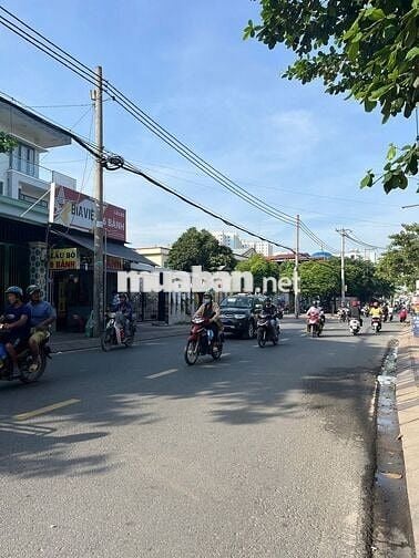 Đất mặt tiền bán thấp hơn ngân hàng định giá 34%