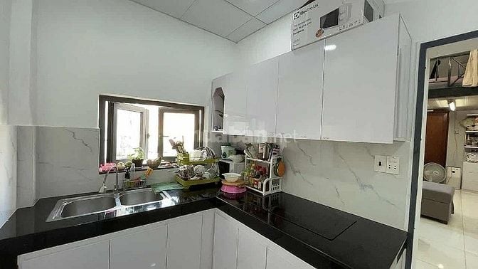 cần bán căn hộ QUẬN 1 sử dụng 40 m chỉ nhỉnh 2,x tỷ