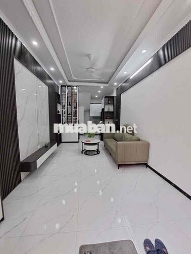 Phố Nguyễn Khoái Ô tô Vào Nhà - Mới Lô Góc 35n -5 T Giá chào 5,88 tỷ