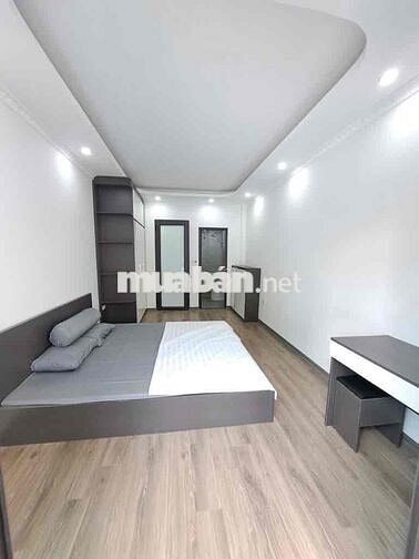 Phố Nguyễn Khoái Ô tô Vào Nhà - Mới Lô Góc 35n -5 T Giá chào 5,88 tỷ