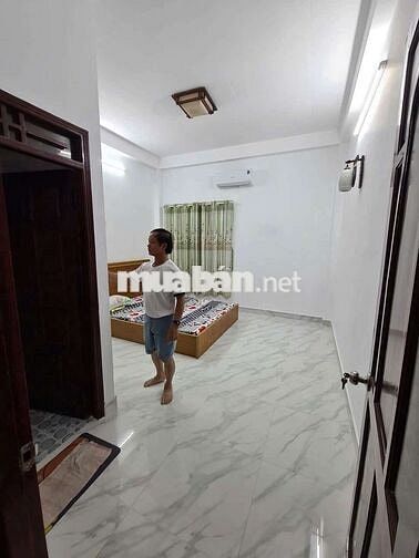 NHÀ MT TRUNG MỸ TÂY 03 XÂY Ở TẶNG FULL NỘI THẤT