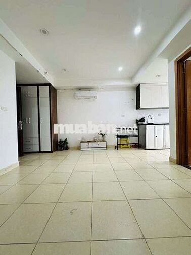 Tập thể Phương Mai - 3PN - Hành lang, cầu thang sáng thoáng - 3.95 tỷ