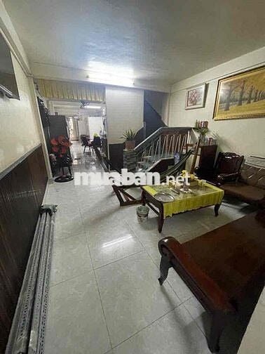 Nhà 3 tầng mặt tiền Hậu Giang-q6 sầm uất(4m x 31m)