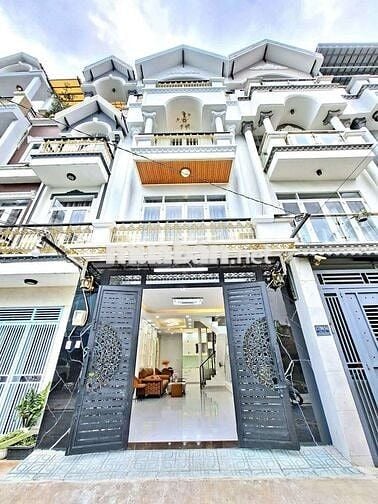 Cần bán nhà đường xe hơi ngay trung tâm