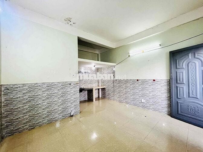 TRỐNG LẠI 2PHÒNG SIÊU RỘNG 30m2 Giá Chỉ 2trx Máy Lạnh Ngay Đông Bắc