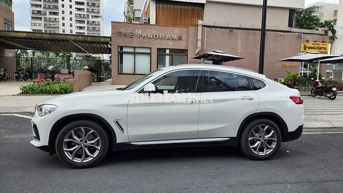 BMW X4 Xdrive20i sx2018 kiểu dáng Coupe thể thao