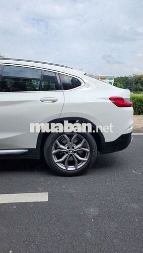 BMW X4 Xdrive20i sx2018 kiểu dáng Coupe thể thao