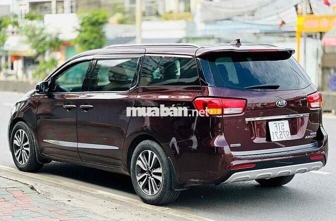 Kia Sedona 2016 2.2 DAT - 100000 km