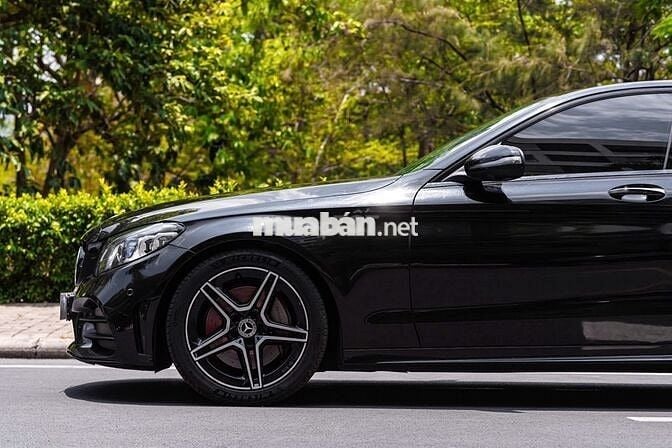 C300 AMG 2016 Đen nội thất đỏ siêu hiếm