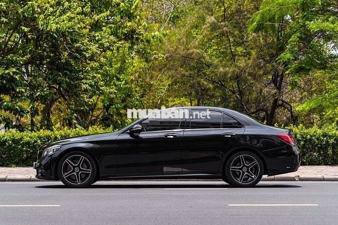 C300 AMG 2016 Đen nội thất đỏ siêu hiếm