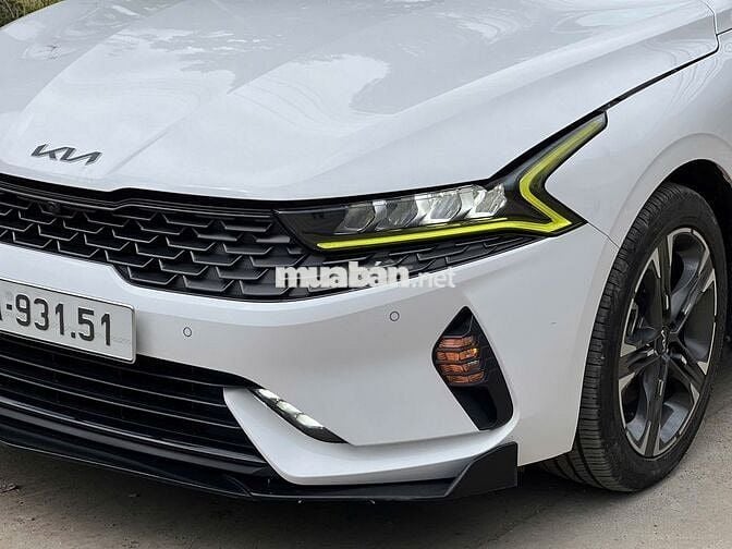 Kia K5 đăng ký tháng 10/2024 đi mới 8.000 km