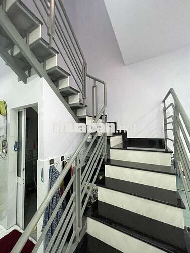 NHÀ ĐẸP Ở LIỀN BÌNH TÂN HẺM XE TẢI THÔNG GIÁ CHỈ 3.X TỶ
Ngang 4 x 12m