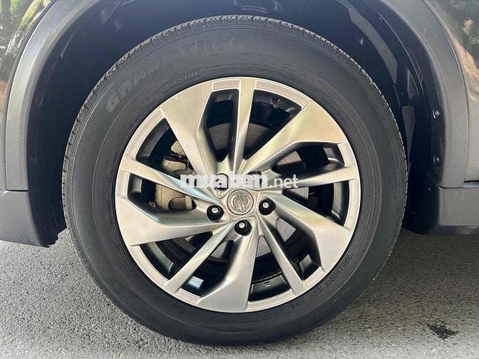 Nissan X-Trail SV 4WD 2018 Đen 60000 km