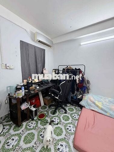 phòng ngủ tách bếp riêng biệt, có ban công