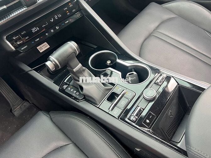 Kia K5 đăng ký tháng 10/2024 đi mới 8.000 km