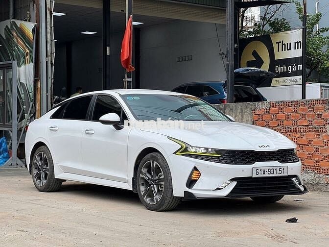 Kia K5 đăng ký tháng 10/2024 đi mới 8.000 km