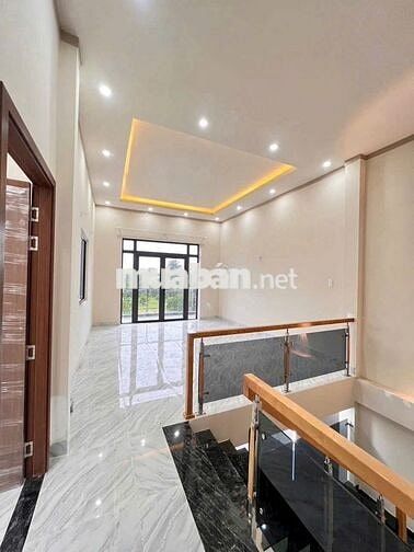 Xuất Hiện Căn Biệt Thự Sổ Riêng Thổ Cư Giá Cực Rẻ Gần KDL Bửu Long