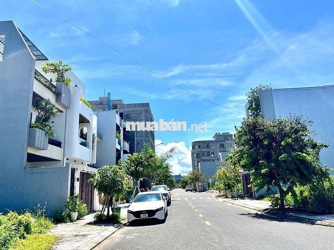 🏩 Bán đất kẹp cống mt khu E Hòa Phú 26, 100m2, 7.x tỷ tl