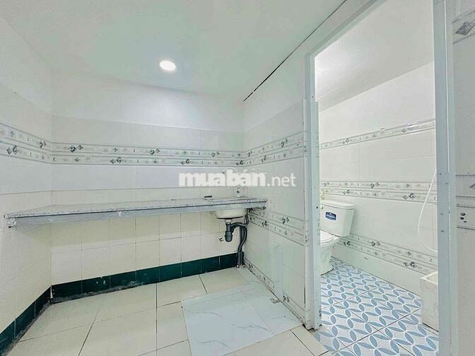 Phòng trọ sát Phạm Văn Đồng mới 100%