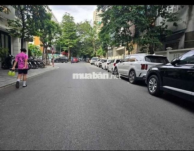 Tôi cần bán nhà Liền Kề Nguyễn Tuân 6tầng thang máy full nội thất