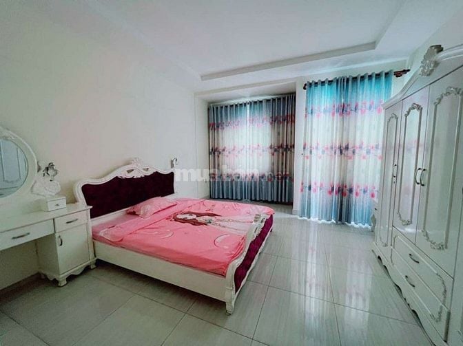 Chủ bán gấp biệt thự 110m2 giá 3tỷ8 gần vòng xoay Phú Hữu,Quận 9 có sổ