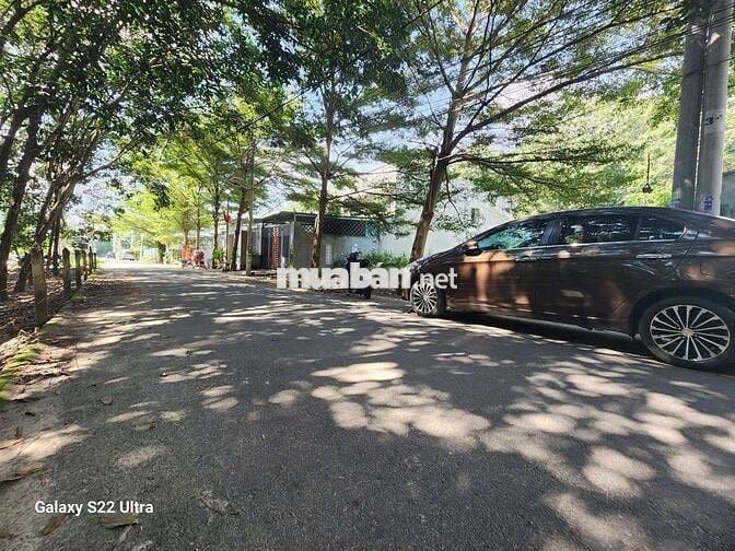 💥Giá chỉ : 13 tr 979k/m2
     Bán đất mặt tiền đường ĐX064