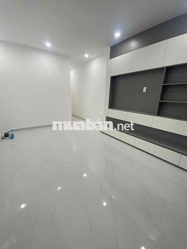 Bán nhà full mới 100% nội thất cơ bản hẻm đường Hồ Văn Long- phường BH