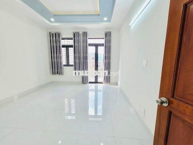 Cho thuê nhà mặt tiền 70m2 3L4PN gần Phạm Văn Đồng, Gigamall