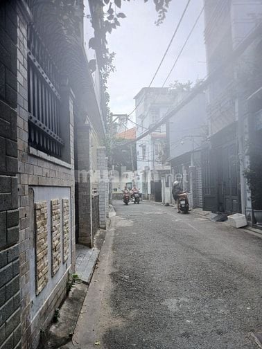 Nhà Nát Tiện Xây Mới 3,8x13(48m2) Hẻm Xe Tải Hoàng Hoa Thám 6,8 tỷ