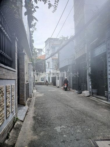 Nhà Nát Tiện Xây Mới 3,8x13(48m2) Hẻm Xe Tải Hoàng Hoa Thám 6,8 tỷ