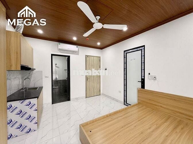 CHO THUÊ CĂN HỘ STUDIO FULL NỘI THẤT BAN CÔNG NGAY TẠI NGÕ 43 CỔ NHUẾ