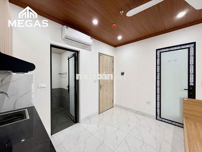 CHO THUÊ CĂN HỘ STUDIO FULL NỘI THẤT BAN CÔNG NGAY TẠI NGÕ 43 CỔ NHUẾ