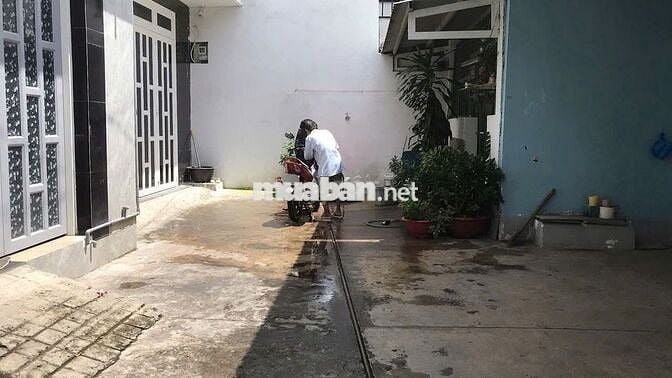 Nhà cấp 4 dt71m2 có 1 lững 2pn có 2 mặt hẻm 5m Hương Lộ 3,Q. Bình Tân