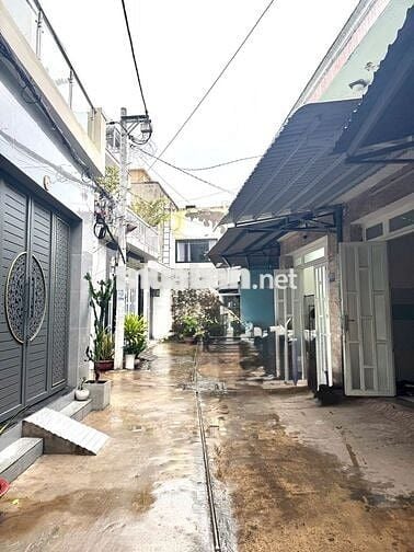 Nhà cấp 4 dt71m2 có 1 lững 2pn có 2 mặt hẻm 5m Hương Lộ 3,Q. Bình Tân